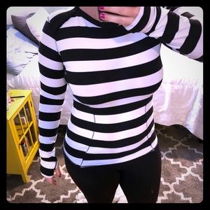 Lululemon base runner, long sleeve.